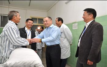李寧（中國(guó)）體育用品有限公司董事長(zhǎng)、體操王子李寧先生來(lái)我院指導(dǎo)工作